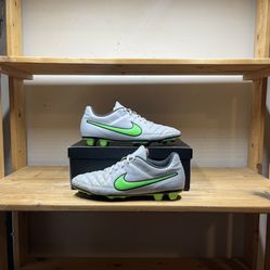 Nike Soccer Cleats Size 12