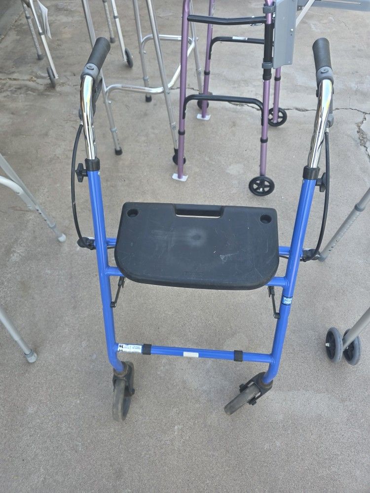 Rolling Walker /w Brakes And Seat