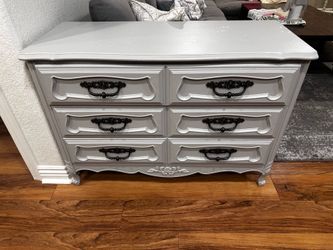 Solid wood Dresser
