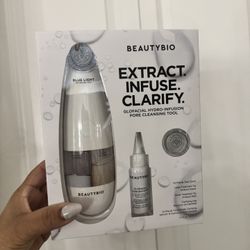 GLOfacial Hydro-Infusion Deep Pore Cleansing + Blue LED Clarifying Tool