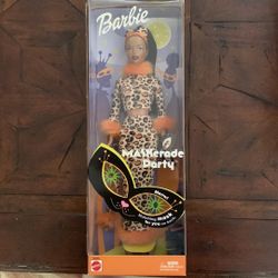 Barbie - MASKerade Party Brunette 2002 New in Box
