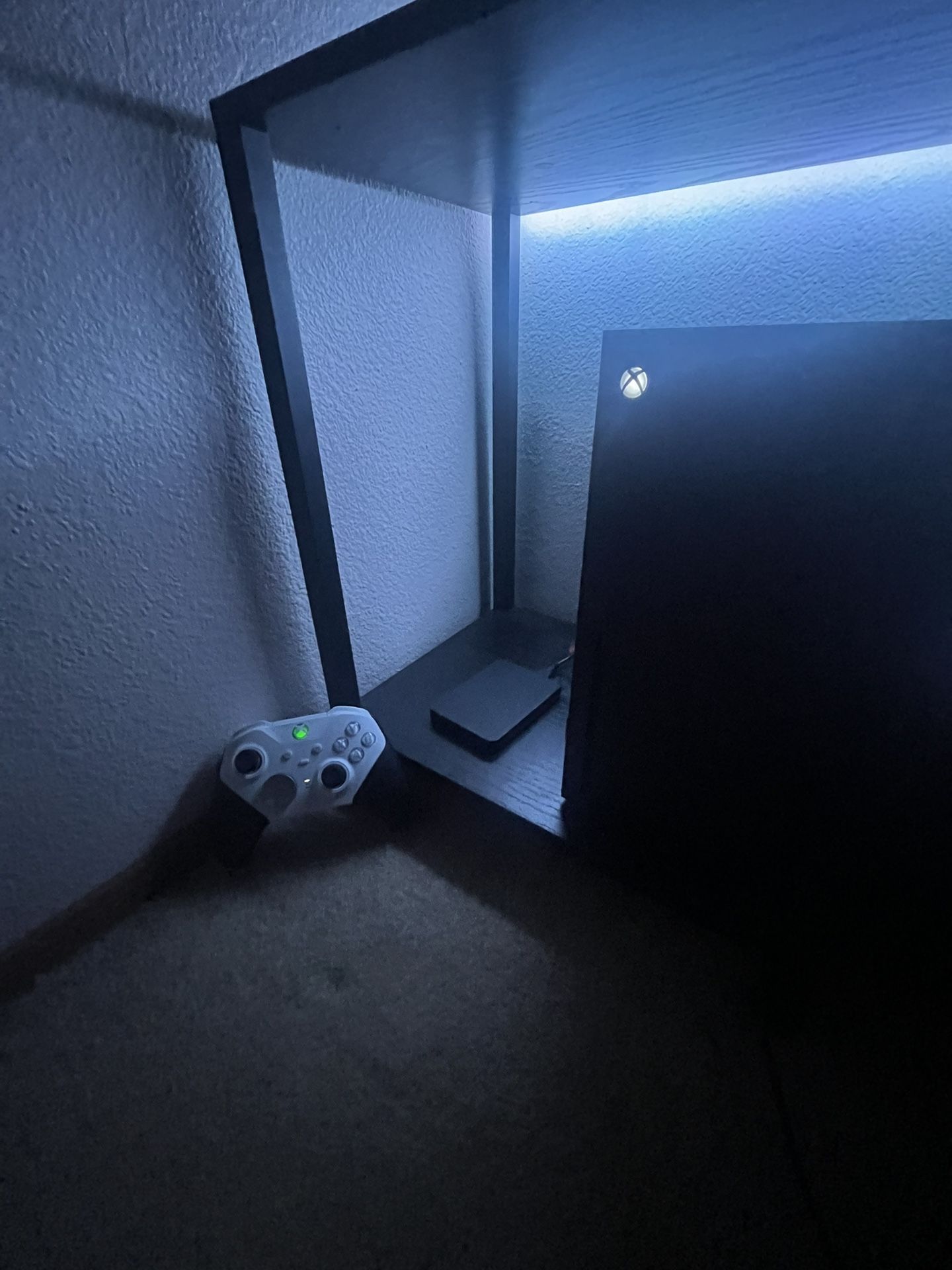 Xbox seris X, Elite controller, and 1 terabyte portable hard drive