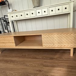 Like new tv table