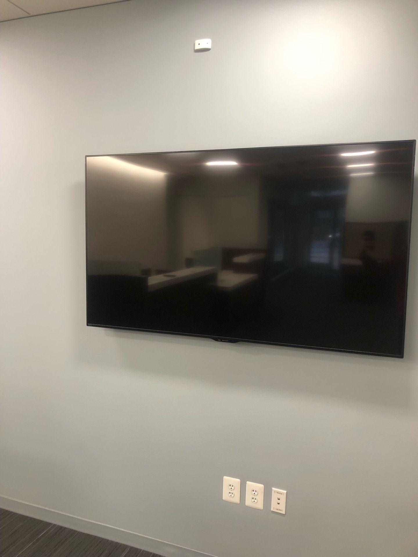 70" Sharp Aquos Tv
