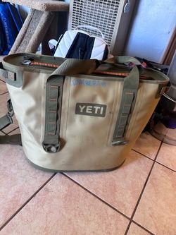 YETI COOLER BAG