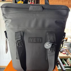 Yeti Hopper 15-Black NWT