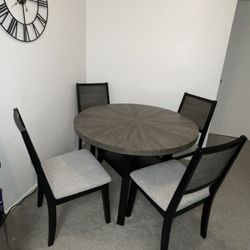 Round Dining Table For 4