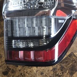 2010 Toyota 4 Runner Right Taillamp 