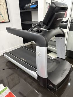 For Sale: Cardio Equipment Package – 2 Treadmills & 2 Bikes 🏃 Miami Gardens Miami Gardens