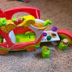 Shopkin food truck play set