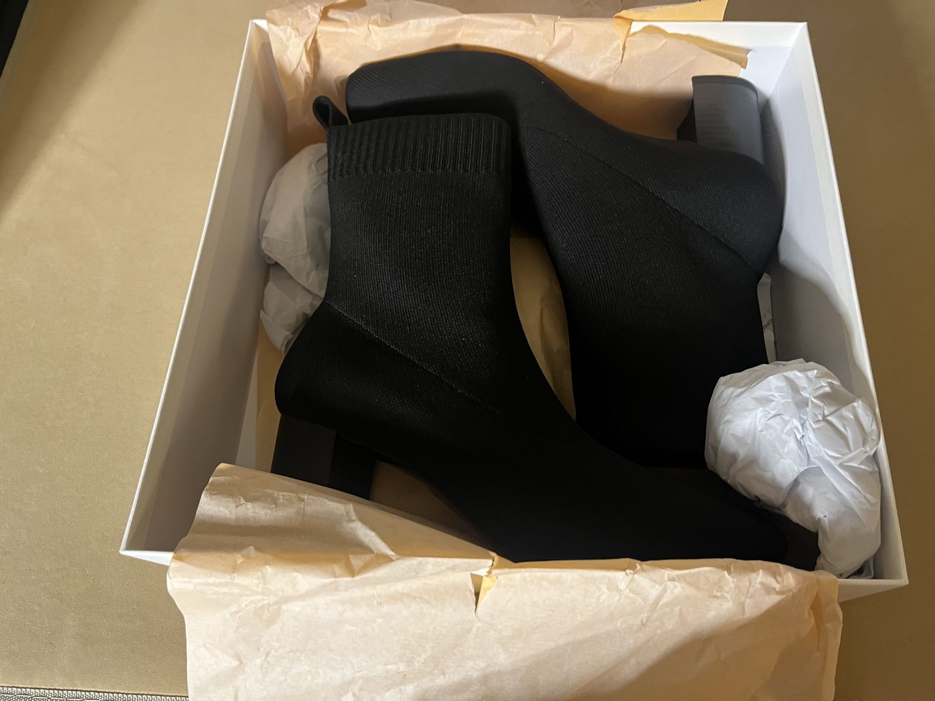 Quince black knit heeled boot size 8 women never worn