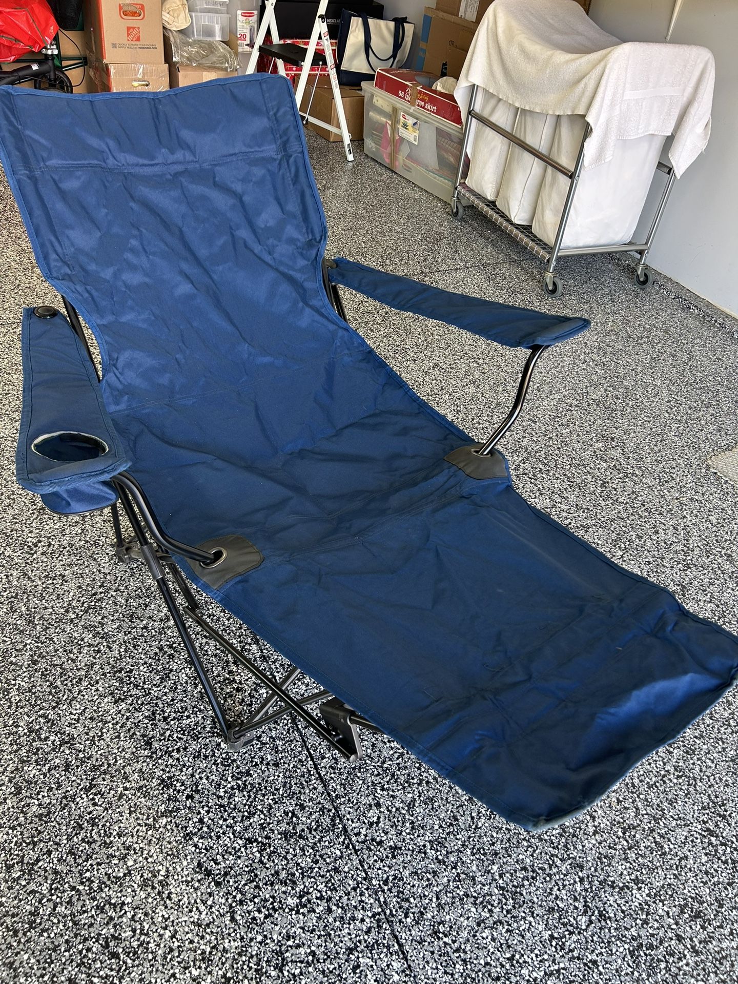 Folding Lounge Chair