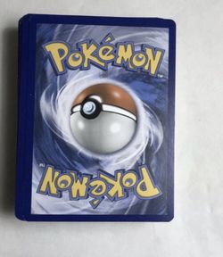 100 random Pokémon cards