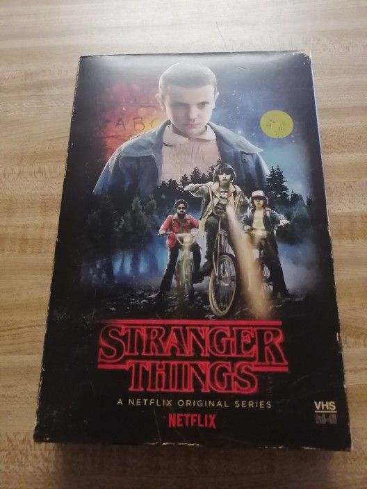 Stranger Things Season 1 DVD/Blu-ray