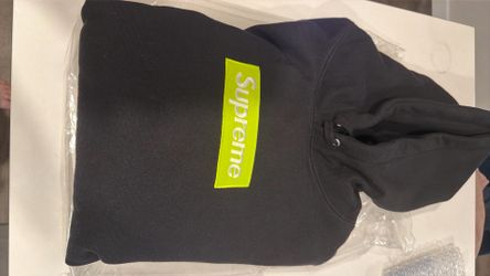 Supreme Box Logo Hooded Sweatshirt (FW17) Size Medium
