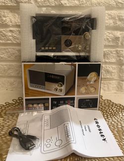 Crosley CR3036D Tribute AM/FM Radio