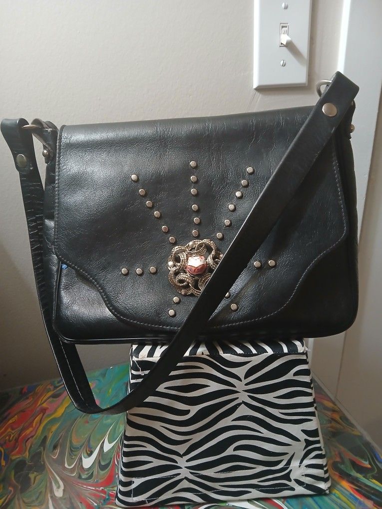 Black Leather Kitty Doughnut shoulder Bag