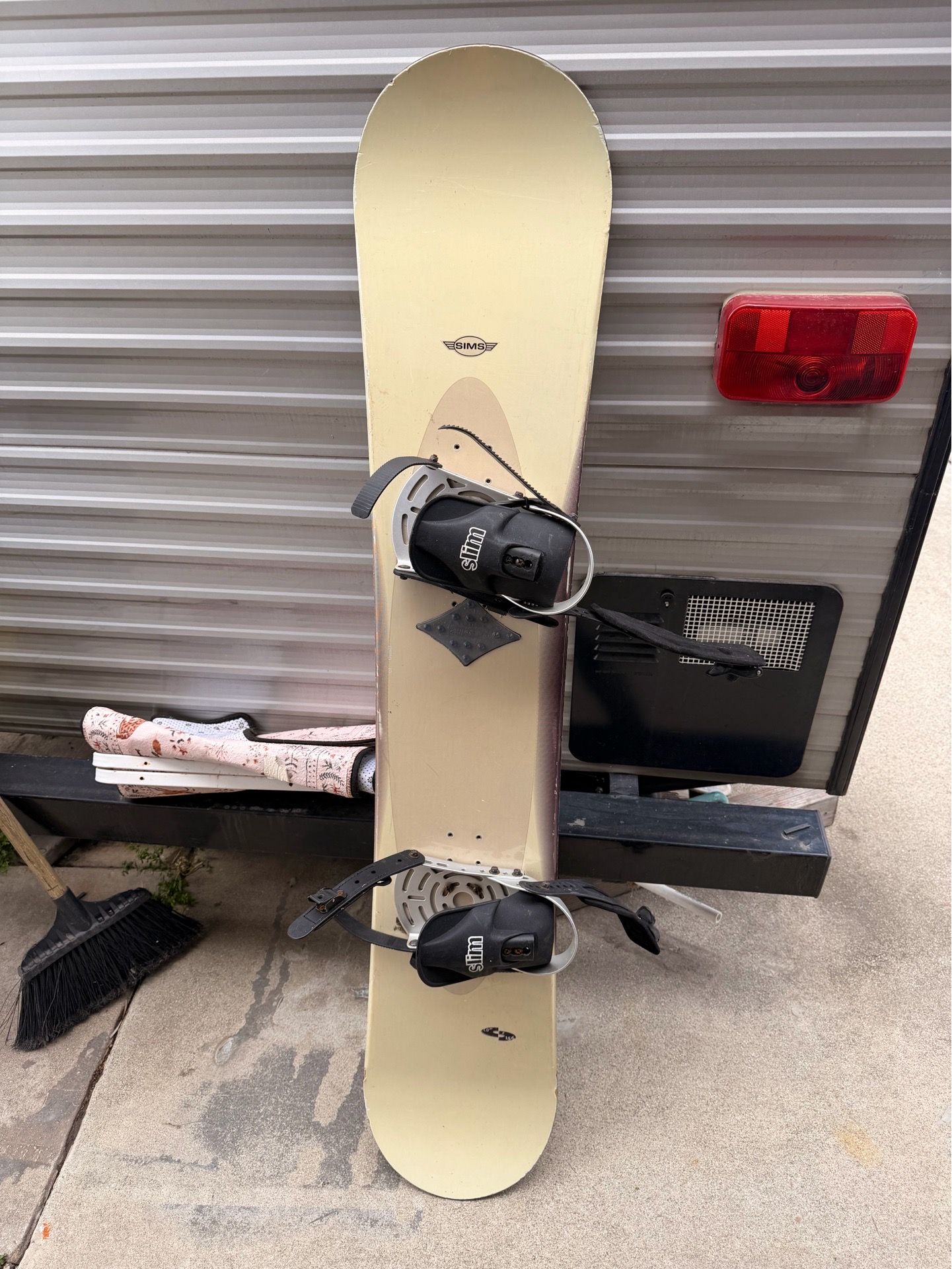 Sims snowboard