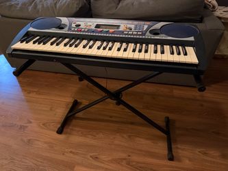 Yamaha  Model  PSR-260 with stand - works perfectly