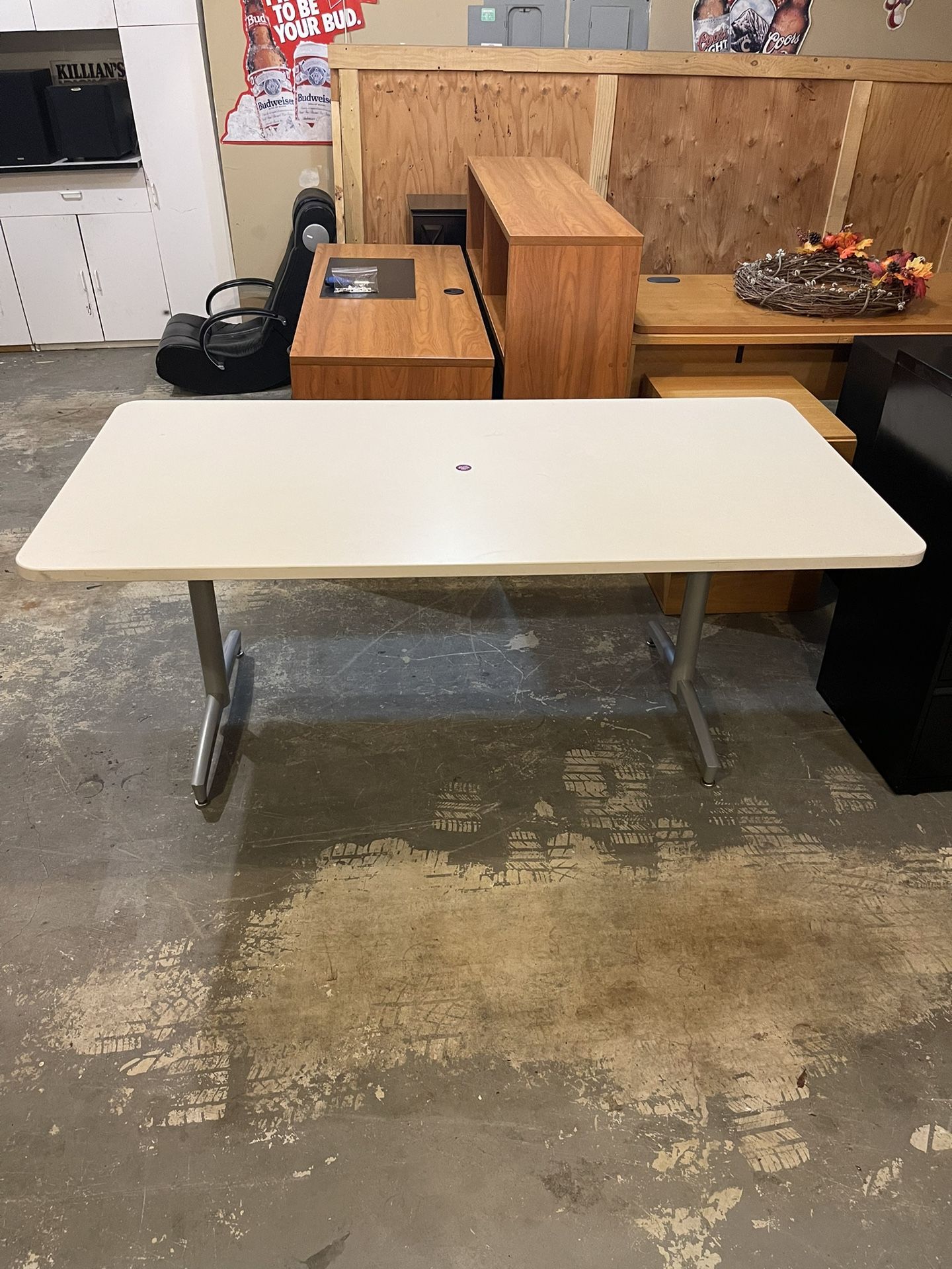 White office Table 