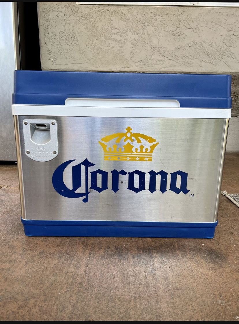 Corona Cruiser Thermoelectric Cooler 12V 