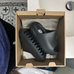 Ds Adidas Yeezy Dark Onyx Slide Size 8k