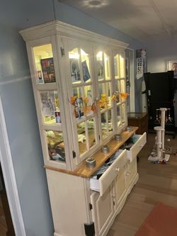 Country Style 2 pc hutch