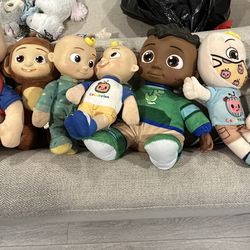 Coco Melón Dolls