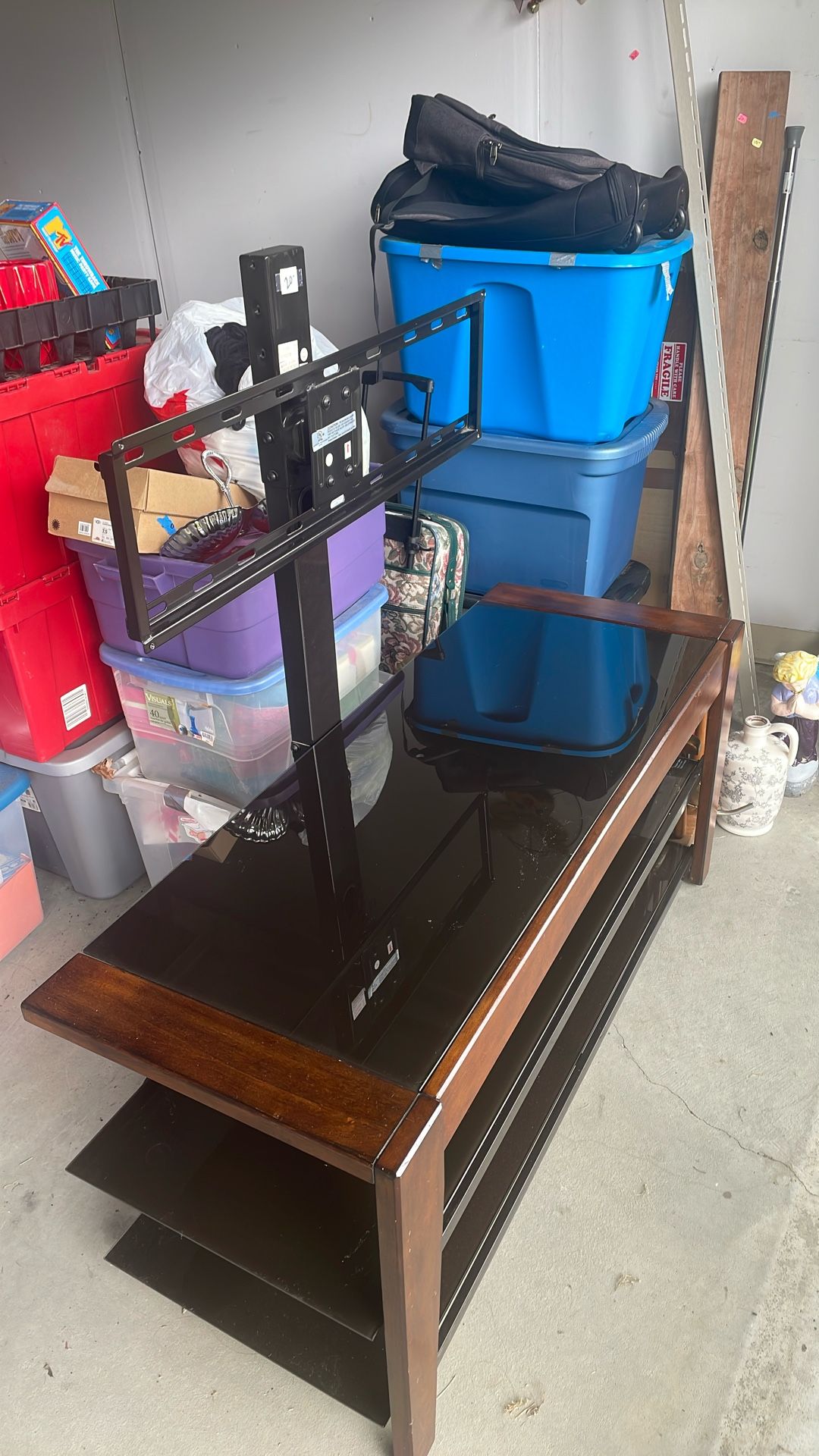 Mounted Tv Stand With Glass Shelves