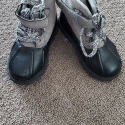 Kids Snow Boots Size 7