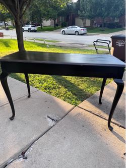 ADORABLE vintage style desk!