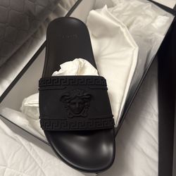 Versace slides