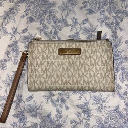 Micheal Kors wallet