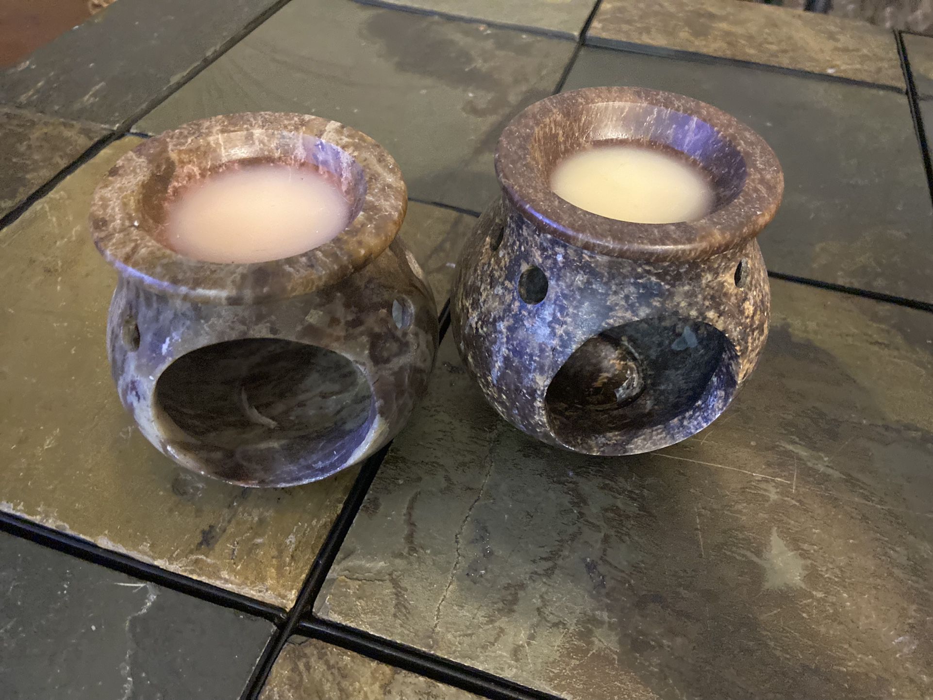 TWO YANKEE CANDLE / HOLDERS - VANILLA SCENT 