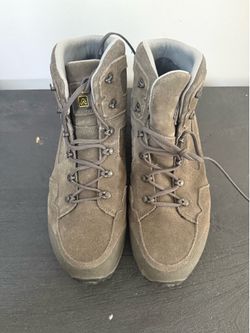 Green men’s work boot