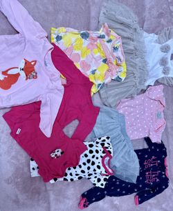 Assorted Bundle clothes size 0-3 months