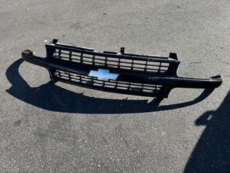 Chevy Silverado Tahoe Suburban Z71 Black Grille