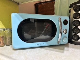 Galanz Retro Microwave Oven Blue