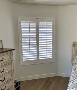 Interior Wood Shutters- Custom, Plantation, Professional Installation, Licensed Company, Window Treatments & Coverings, Persianas De Madera, Espanol