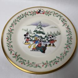 Lenox Holiday Disney Mickey Salad Plate 8 inch Mickey & Co. "First Snow" USA