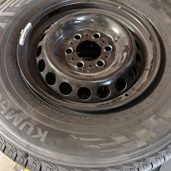 Mercedes Sprinter stock wheel/tire set(5)