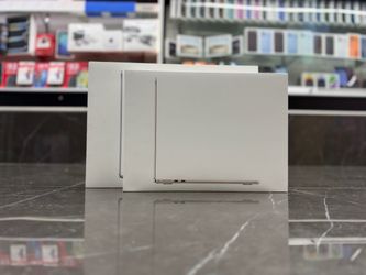 MacBook Air M5 Chip (16GB Ram/512GB) 13 inch & 15 inch available ((Take It Home In Payments/ llévatelo a casa en pagos) only $10 down
