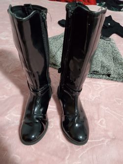 Girls boots size12