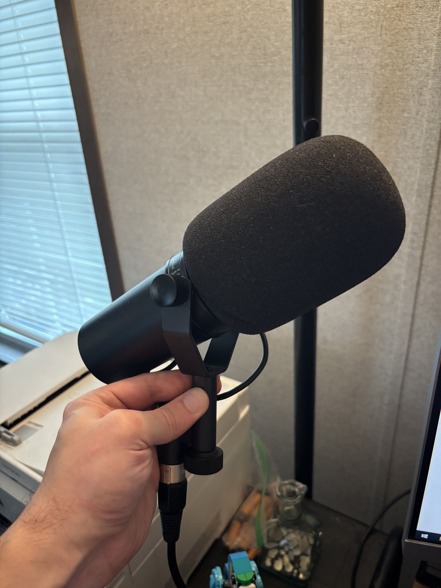 Podcasting suite - Shure Sm7b, Lewitt Connect 6, Stream deck Plus, Light And Mic Stand