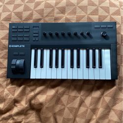 Native Instruments Komplete Kontrol A25