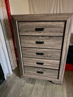 5-Drawer Chest Dresser Gray Wood Finish