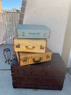 Set of 4 Vintage Suitcases and Steamer Trunk