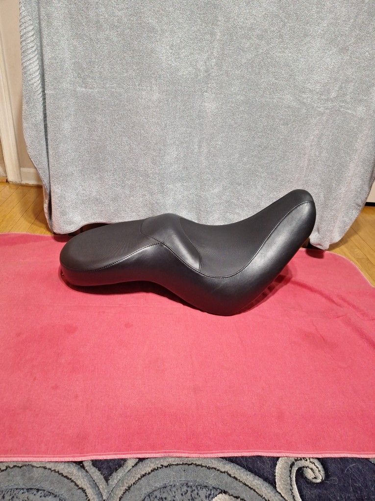 Harley-davidson Reach Seat 52442-04A