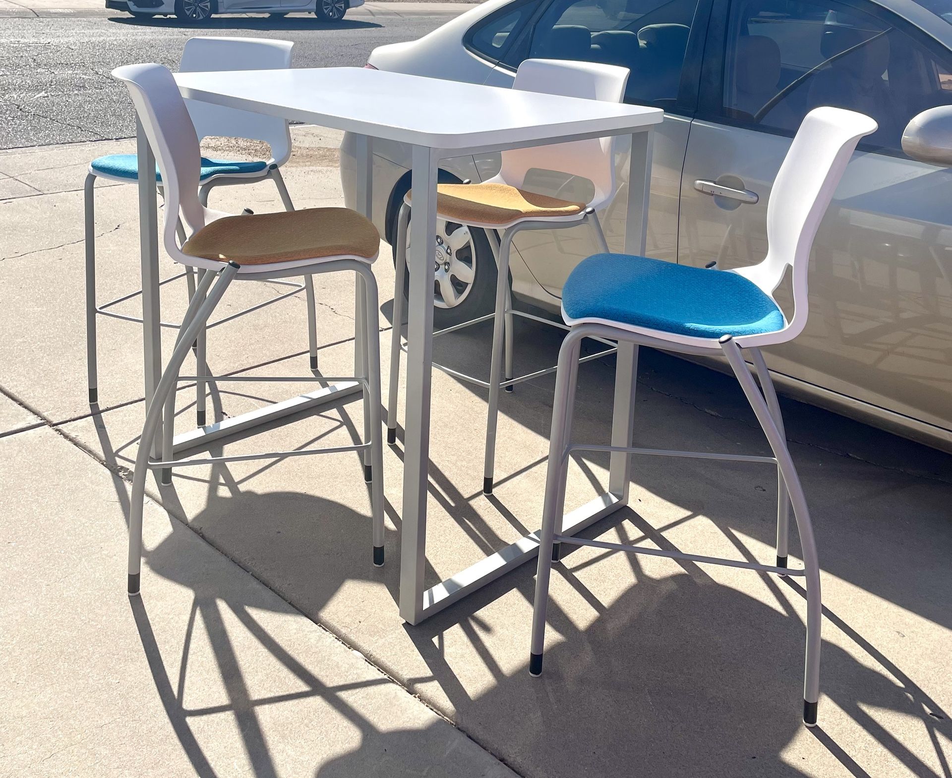 Very Nice High End Hon Motivate Bar Height Dining Table & Stools Dining Set