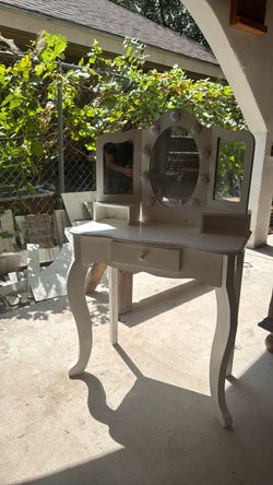 Small vanity